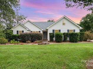 111 Hunters Trace Dr, Monroe, NC 28110