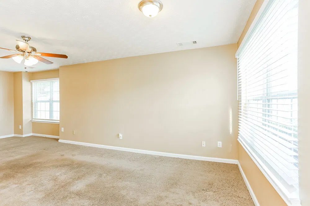 3 bed, 2.0 bath, 1283 sqft, $2,260 — Photo 4
