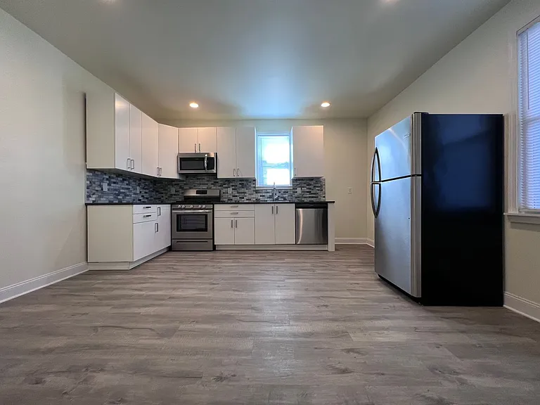 2918 Devlin St — Photo 8