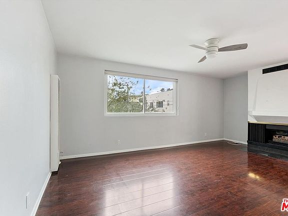 4th image of 828 5th St Unit 10