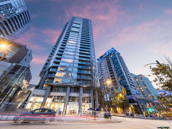 233 Robson St #1606, Vancouver, BC V6B 0E8