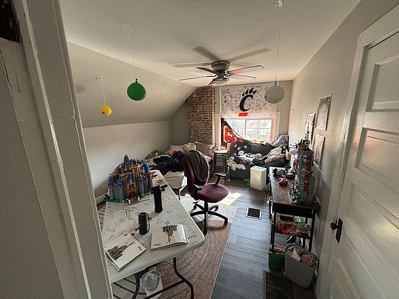 4th image of 281 McCormick Pl #3