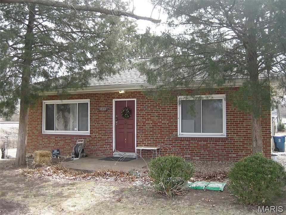 1st image of 1366 Trampe Ave