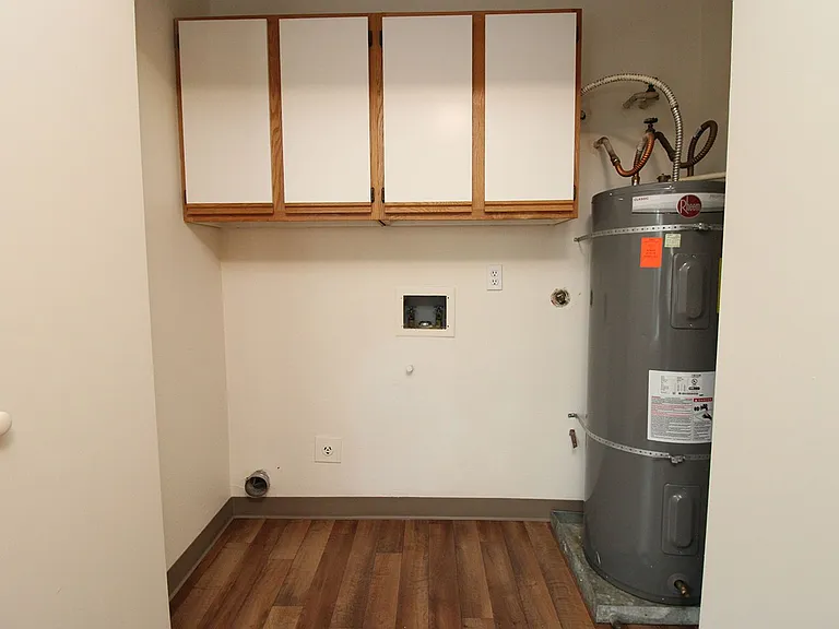 McKenzie Court — Photo 11