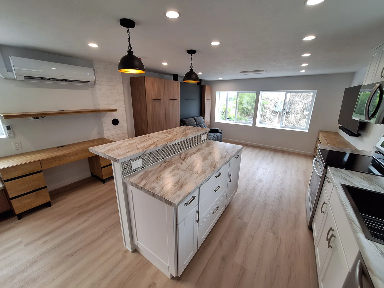 Studio, 385 sqft, $1,050 — Photo 3