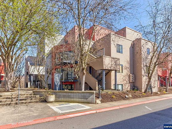 2nd image of 730 NW Naito Pkwy APT E28
