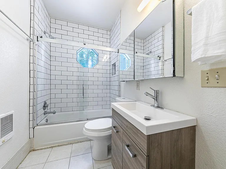 15040 Davos Dr — Photo 16