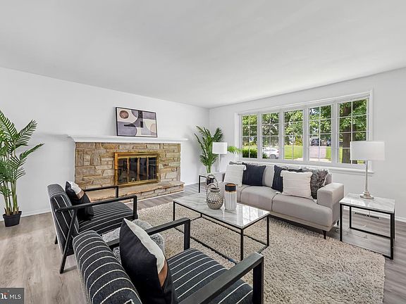 2nd image of 2519 Lawnside Rd