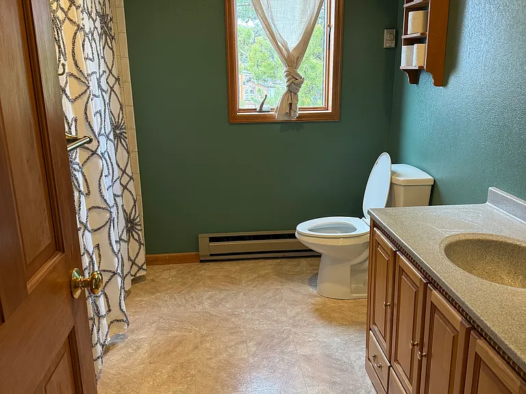 Upstairs bathroom. (There is also a basement 3/4 bath but I don't have a photo)