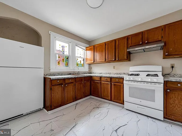 31 Lamport Rd — Photo 8