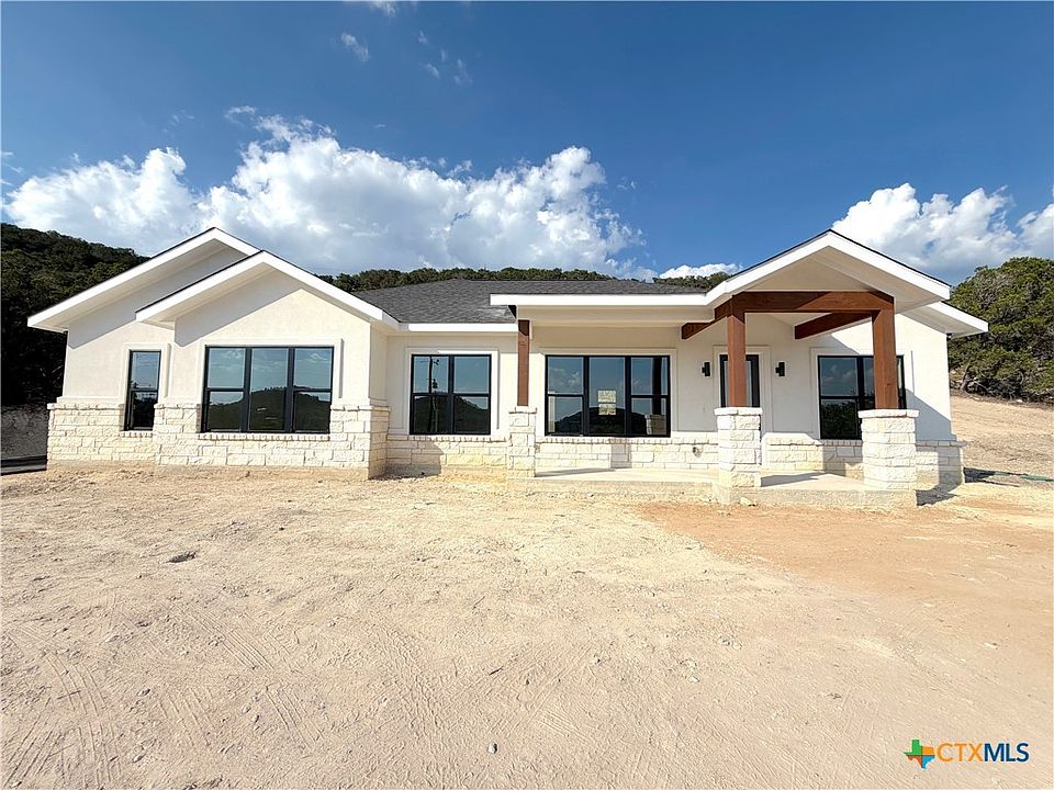 1st image of 420 Sendera Hills Dr