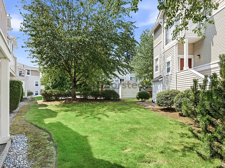 16311 119th Ln NE — Photo 3