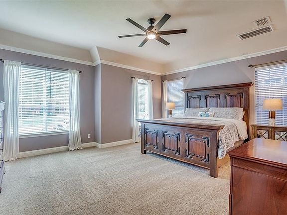 4th image of 1609 Redcedar Dr