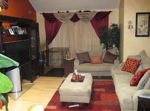 LIVING ROOM 2