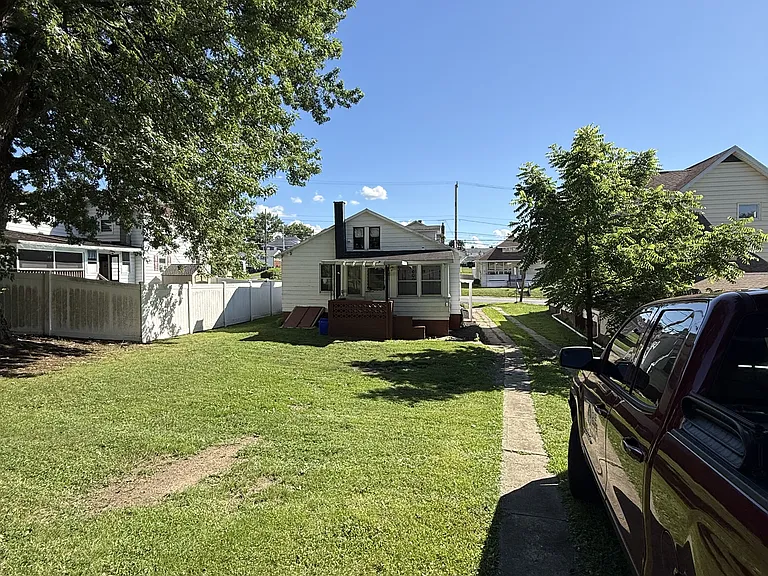 192 Rock St — Photo 14
