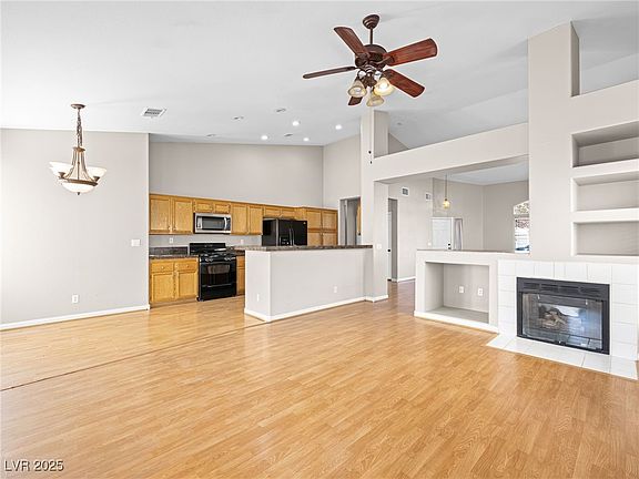 4th image of 8474 Orange Cliff Ct