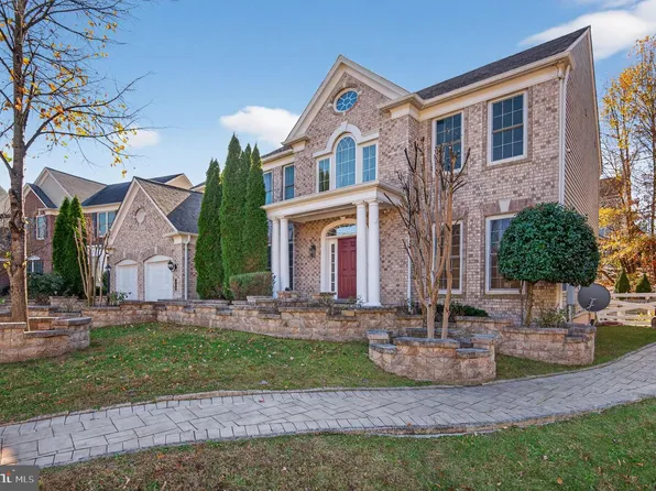 8099 Paper Birch Dr, Lorton, VA 22079