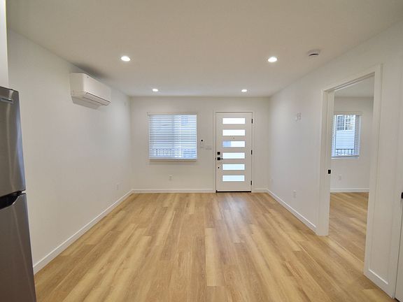 5th image of 14418 Dickens St #14420-1/2