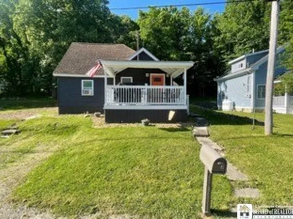 3 Mapleview Ave, Lakewood, NY 14750