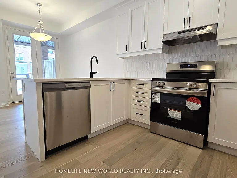109 Avani Ave — Photo 5