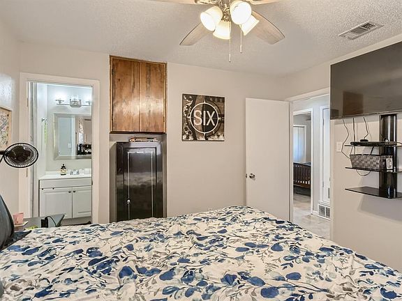 2nd image of 1806 Mary Dr #D