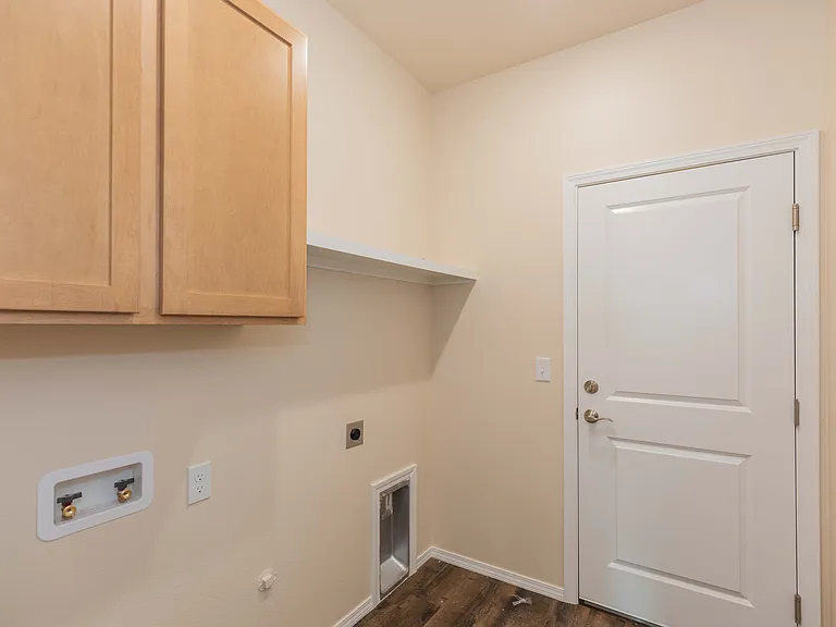 7602 Beck Dr — Photo 23