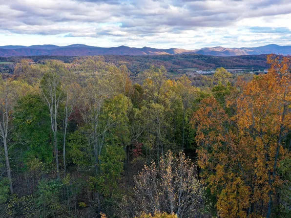 7 Ridgeline Way, Lexington, VA 24450