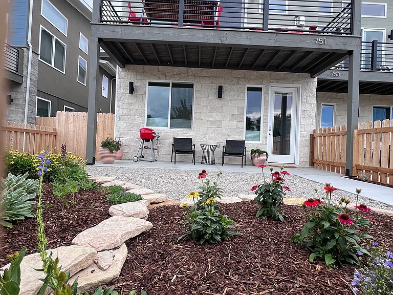 751 Holman Ct — Photo 2