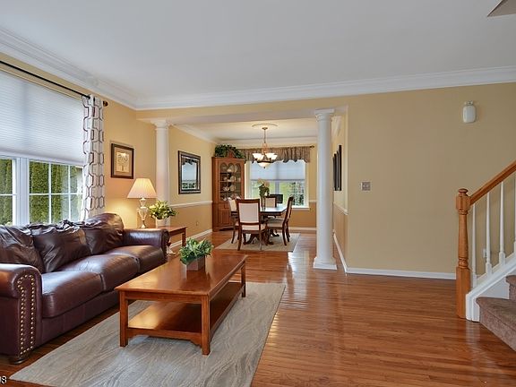 3rd image of 606 Patricia Cir