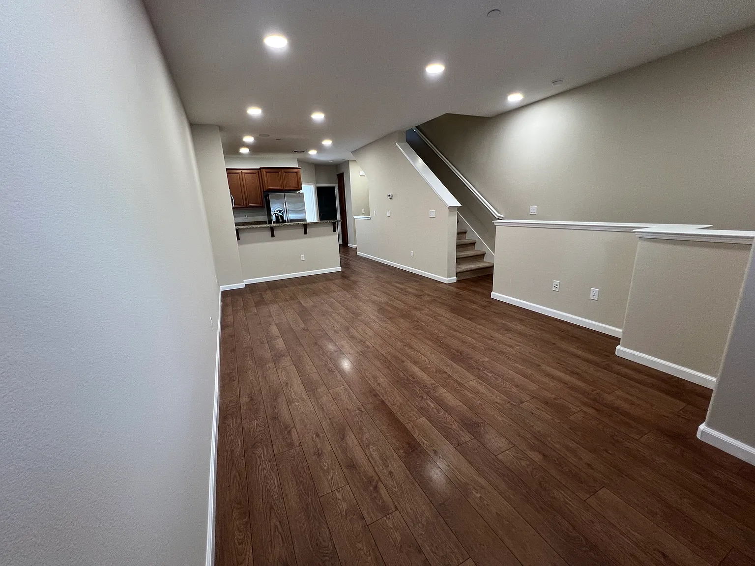 3 bed, 1332 sqft, $3,450 — Photo 2