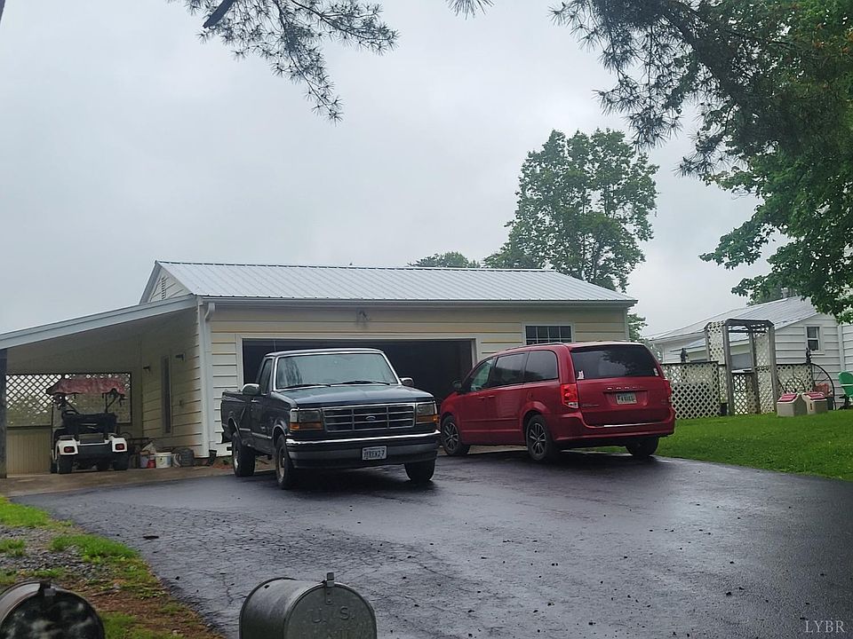 2nd image of 113 Crestwood Dr #115