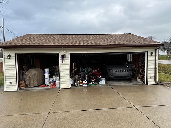 4th image of 1589 Garden Ct