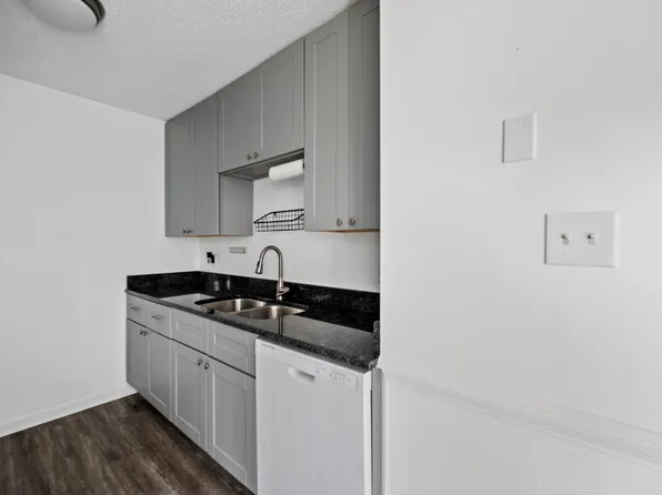 906 Ketch Ct, Chesapeake, VA 23320