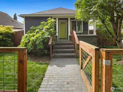 6401 Flora Avenue S, Seattle, WA, 98108