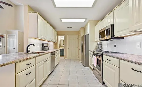 5050 Stumberg Ln Photo 1