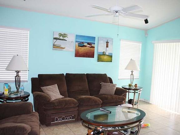 3rd image of 7926 Carriage Pointe Dr