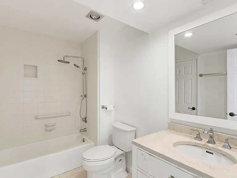 260 Cagney Ln #114 — Photo 15
