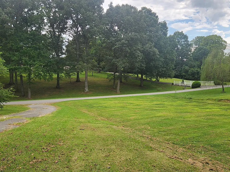 408 E Governor John Sevier Hwy — Photo 15