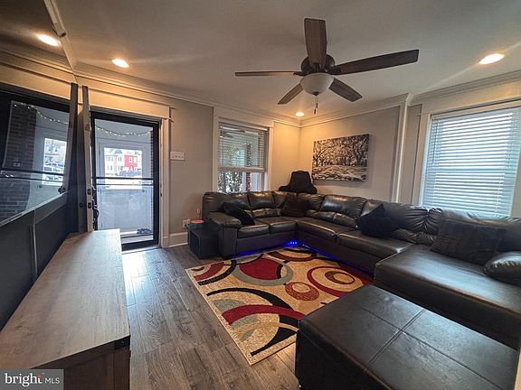5th image of 17 Walnut St