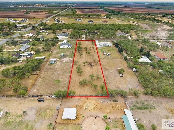 3rd image of 27389 Roberta Rd