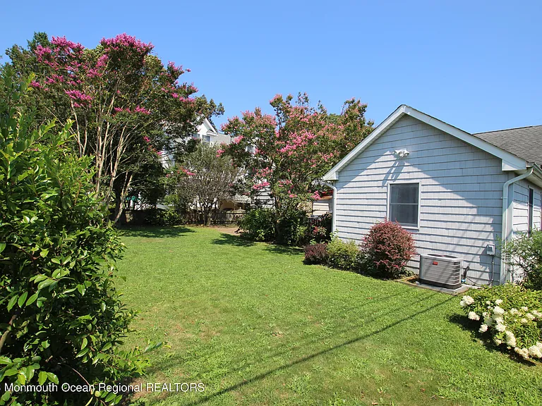 303 Bell Pl — Photo 33