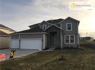 9547 Roundtree St, Lenexa, KS 66220