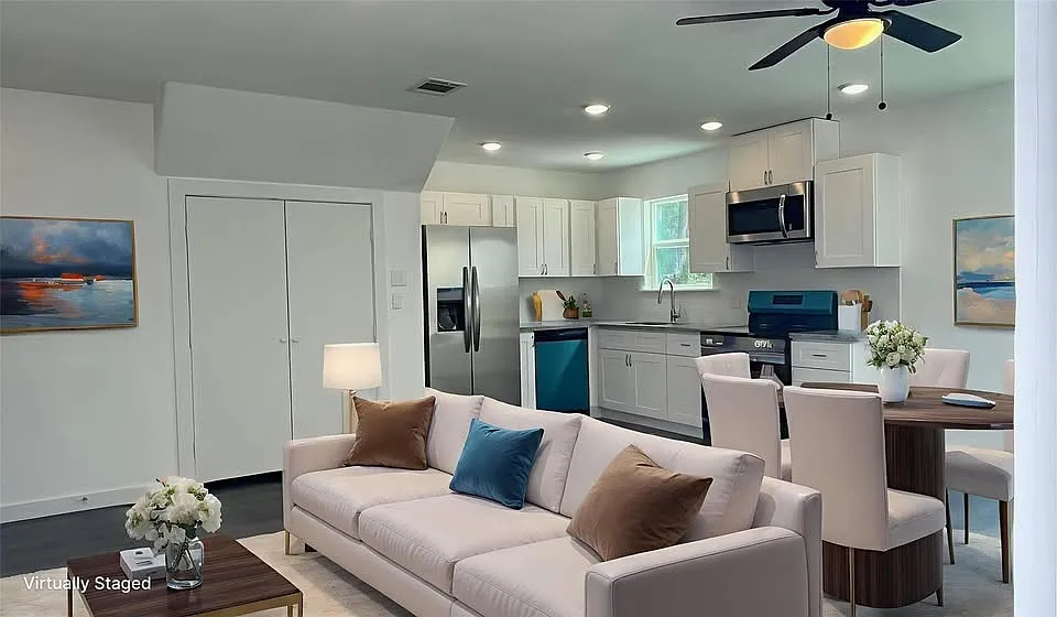 3 bed, 2.5 bath, 1150 sqft, $1,604 — Photo 3