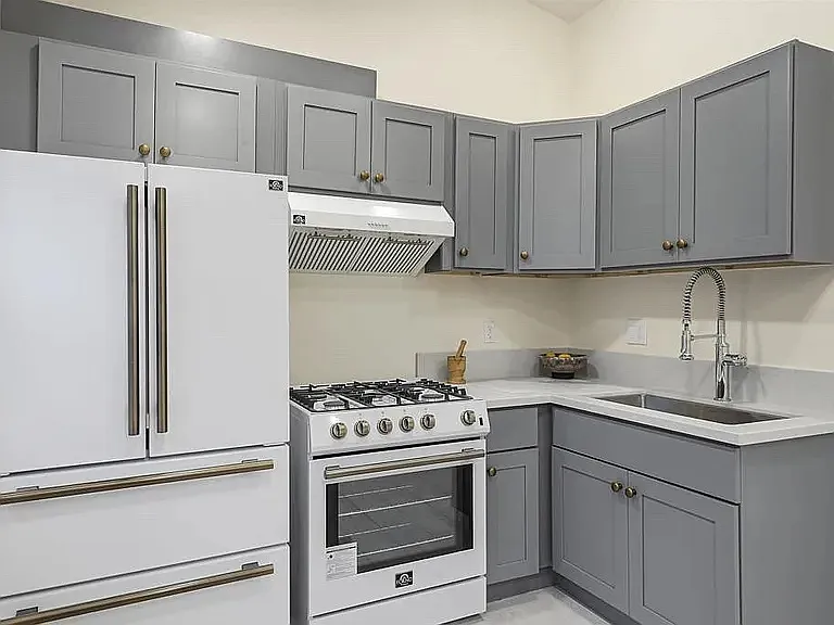 1 bed, 550 sqft, $2,350 — Photo 3