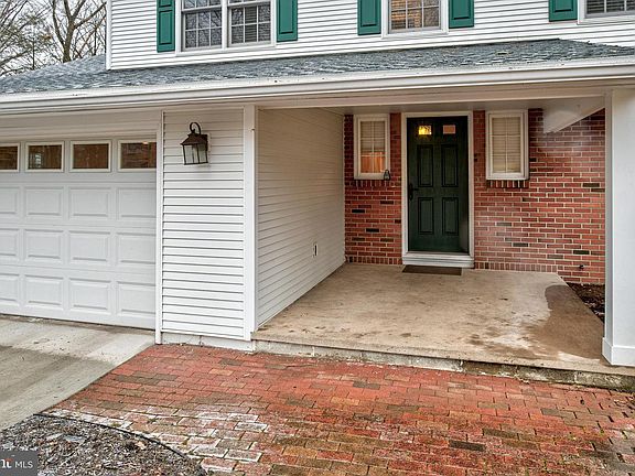 2nd image of 507 Shannon Ln