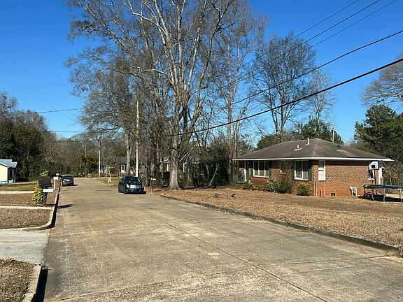 2nd image of 216 S Nashville Ave