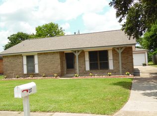 237 Bastrop St, Angleton, TX 77515