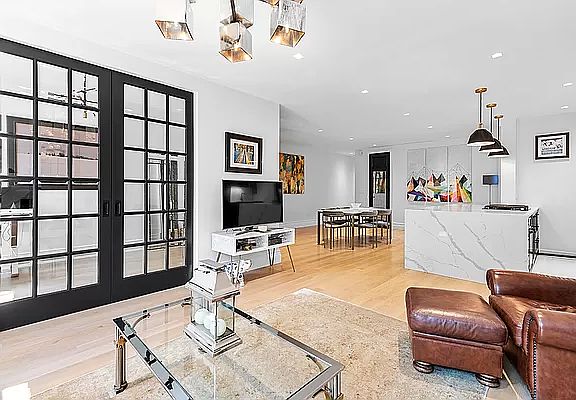 3rd image of 37 W 93rd St APT 14