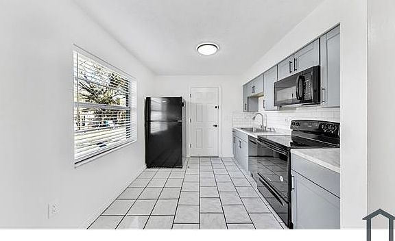 5th image of 1204 E Seneca Ave #A