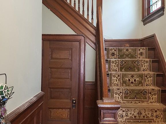 3rd image of 126 Ashland Ave APT 2